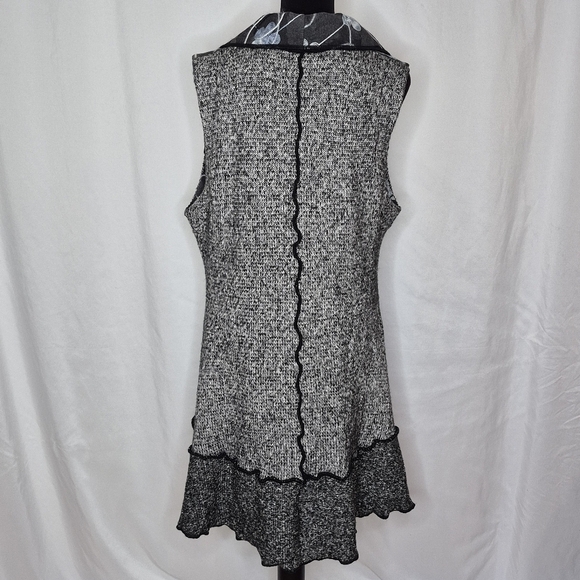 Sioni Studios Sleeveless Cardigan - Size XL - Picture 4 of 13